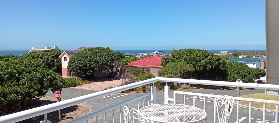 5 Bedroom Property for Sale in Kleinbaai Western Cape